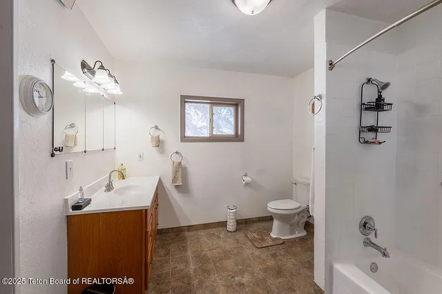 $515,000 | 91008 Highway 89, Grover, WY 83122