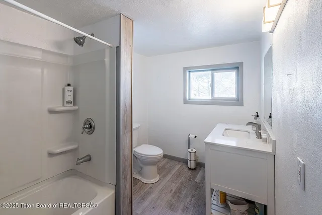 $515,000 | 91008 Highway 89, Grover, WY 83122