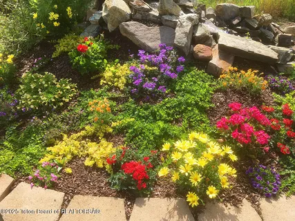 $515,000 | 91008 Highway 89, Grover, WY 83122