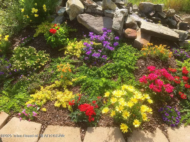 $515,000 | 91008 Highway 89, Grover, WY 83122