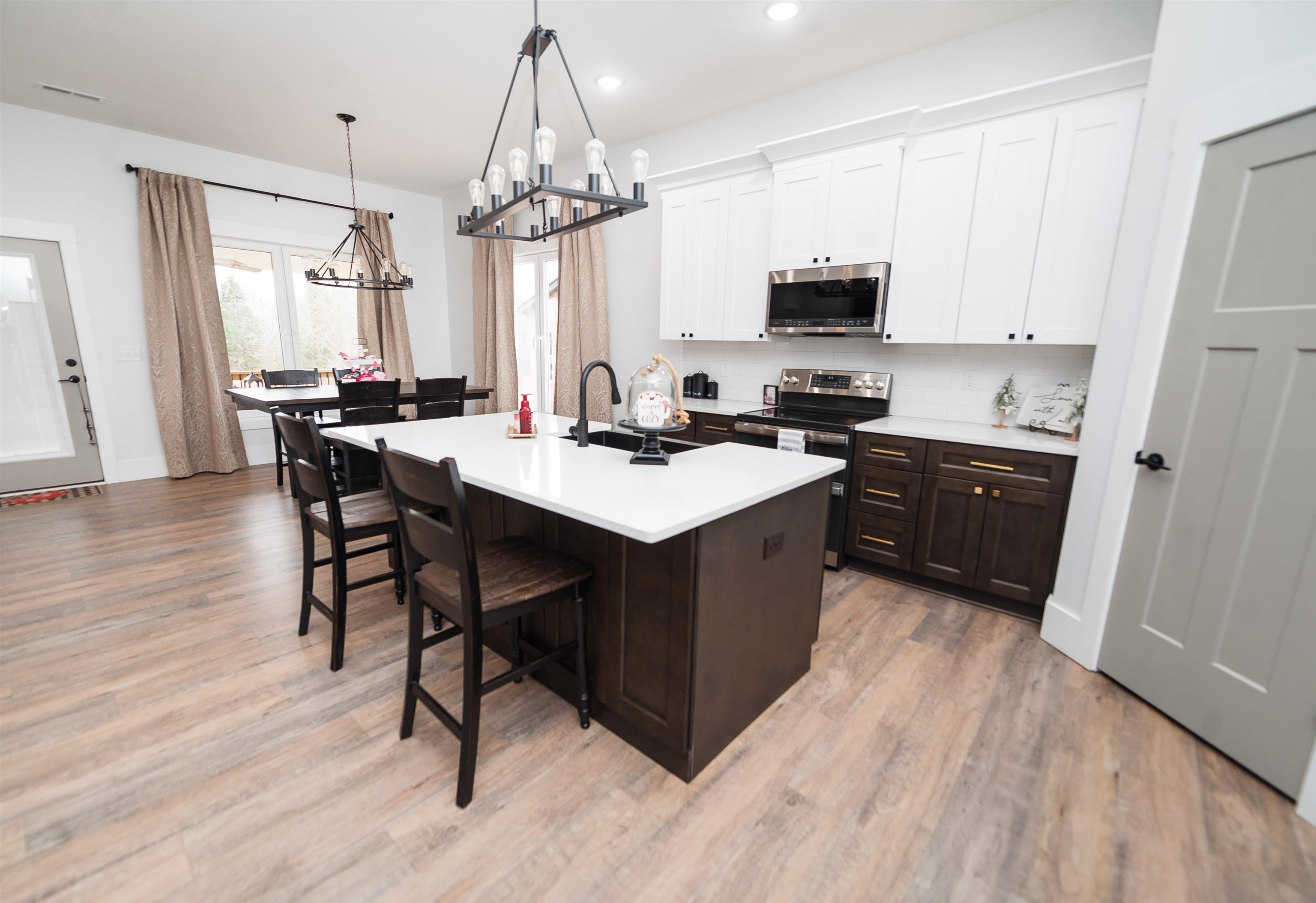 204 Barnett Road Campobello, SC 29322 - Photo 4 of 36