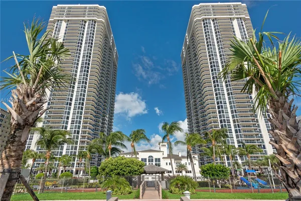 $6,900 | 4779 Collins Avenue, Unit 808, Miami Beach, FL 33140