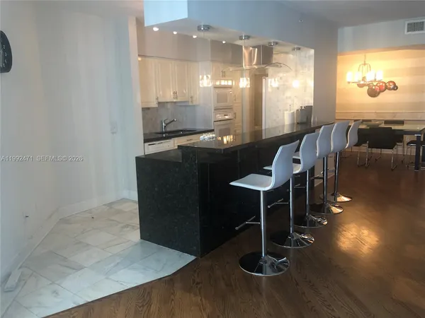 $6,900 | 4779 Collins Avenue, Unit 808, Miami Beach, FL 33140