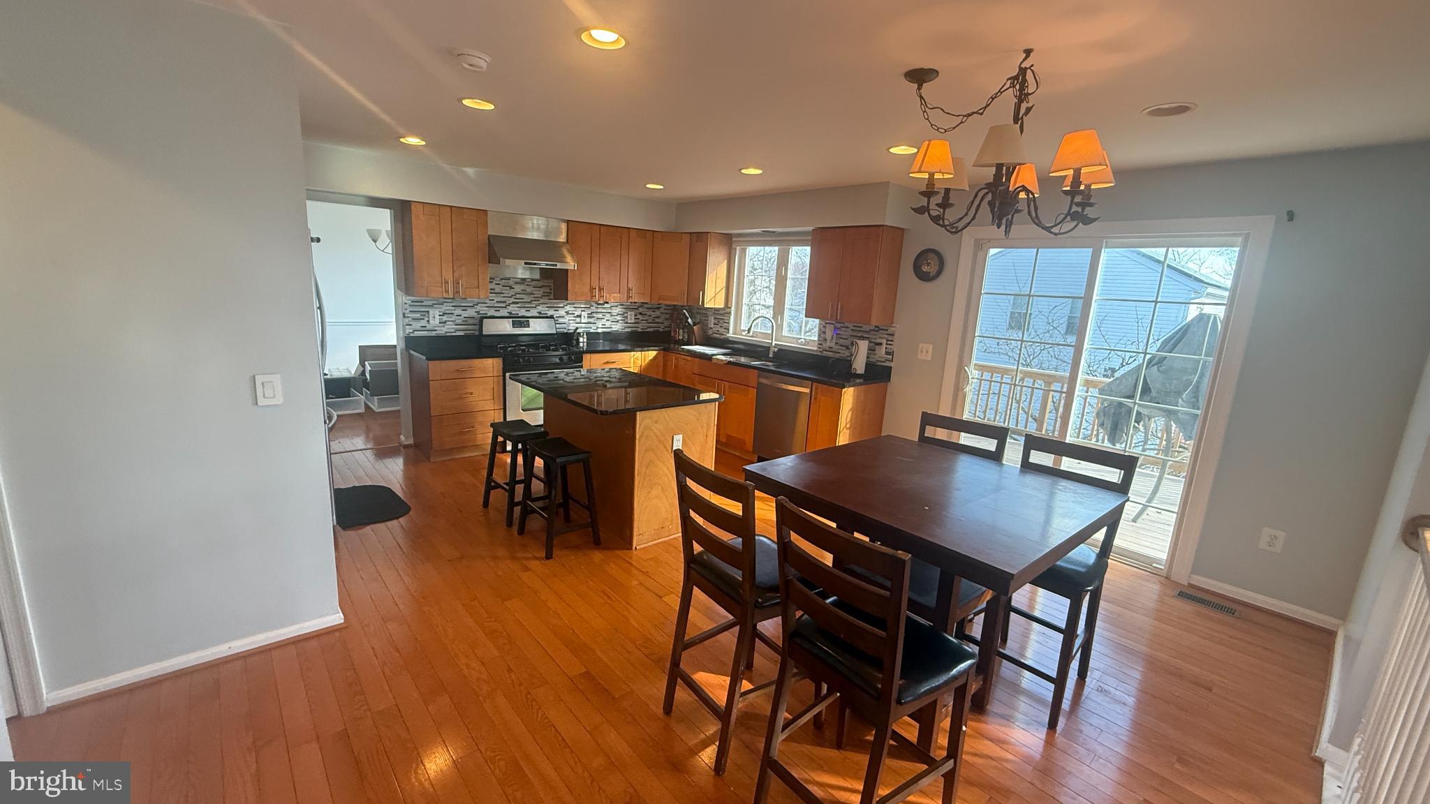 11 Hunters Forge Court Owings Mills, MD 21117 - Photo 38 of 139 Spacious kitchen with inviting dining area.