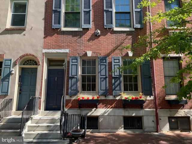 $1,375,000 | 513 Pine Street, Philadelphia, PA 19106