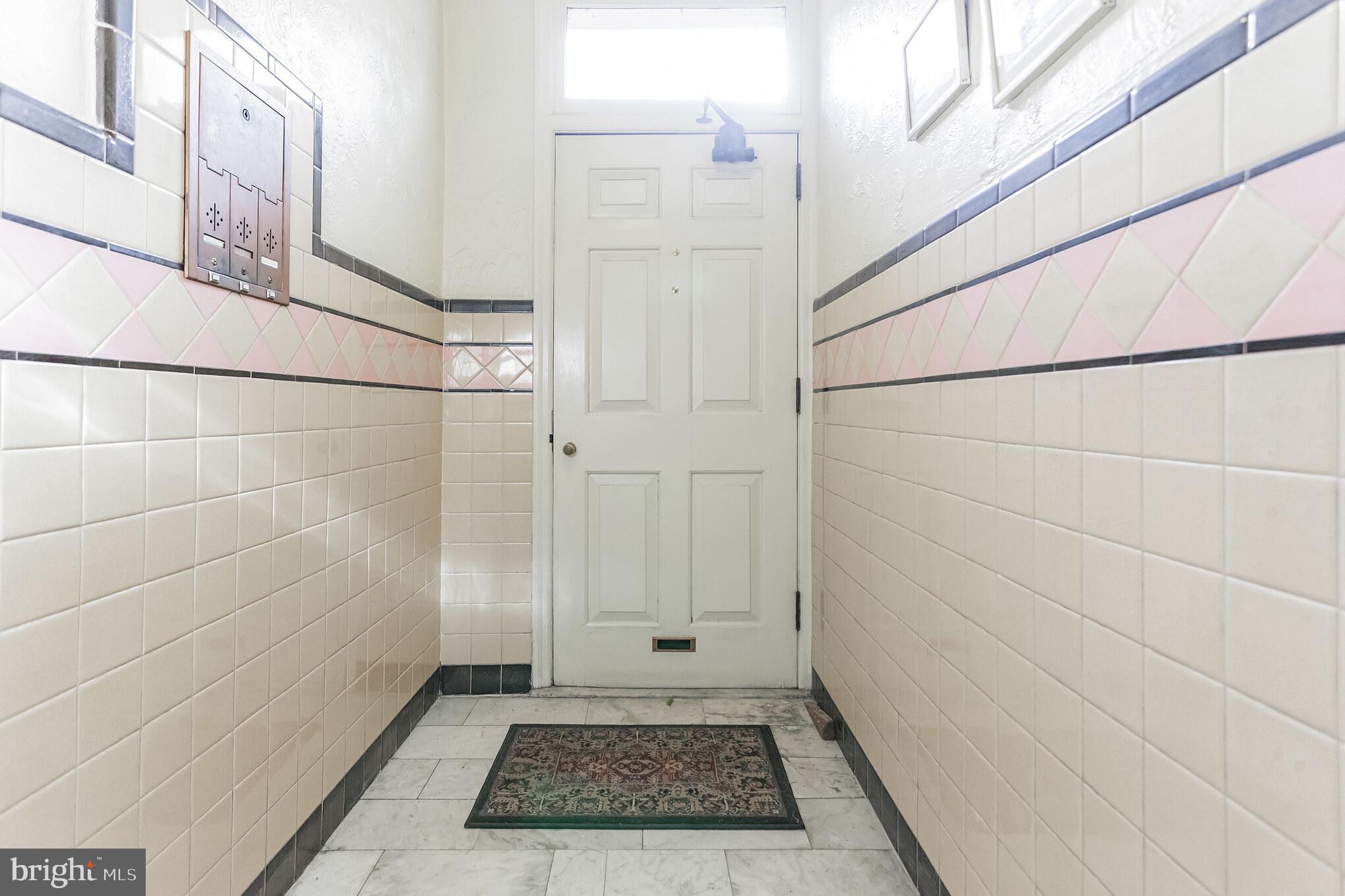 513 Pine Street Philadelphia, PA 19106 - Photo 27 of 32 a view of a bathroom
