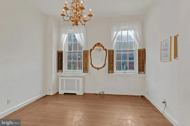 $1,375,000 | 513 Pine Street, Philadelphia, PA 19106