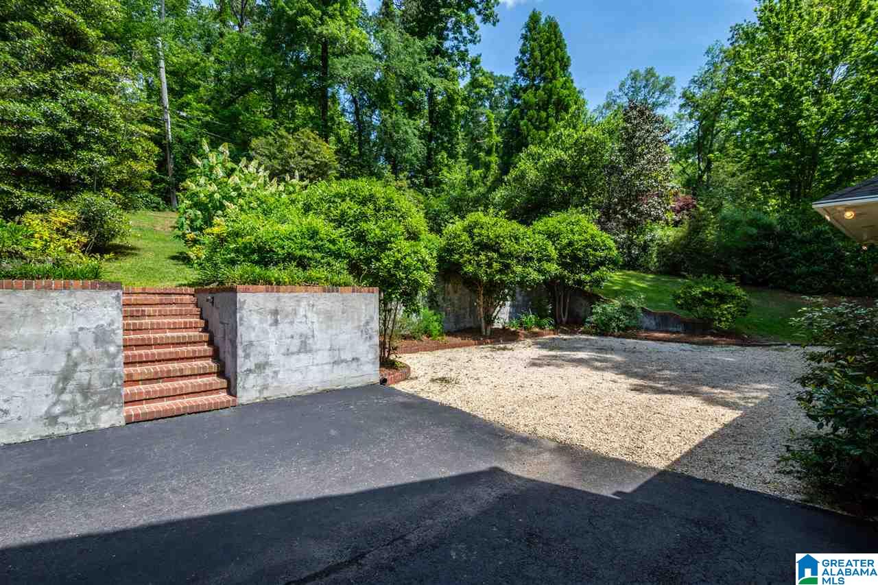 24 Woodhill Road Birmingham, AL 35213 - Photo 9 of 49