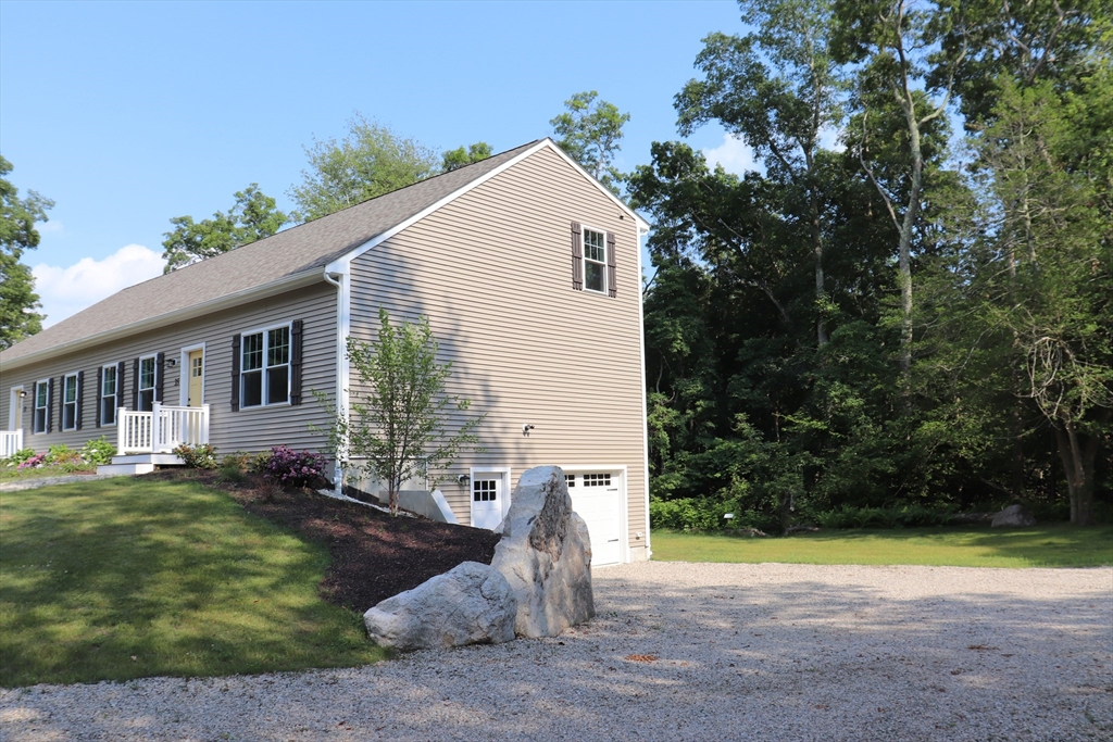 35 Glendale Road, Unit 1 Tiverton, RI 02878 - Photo 7 of 23