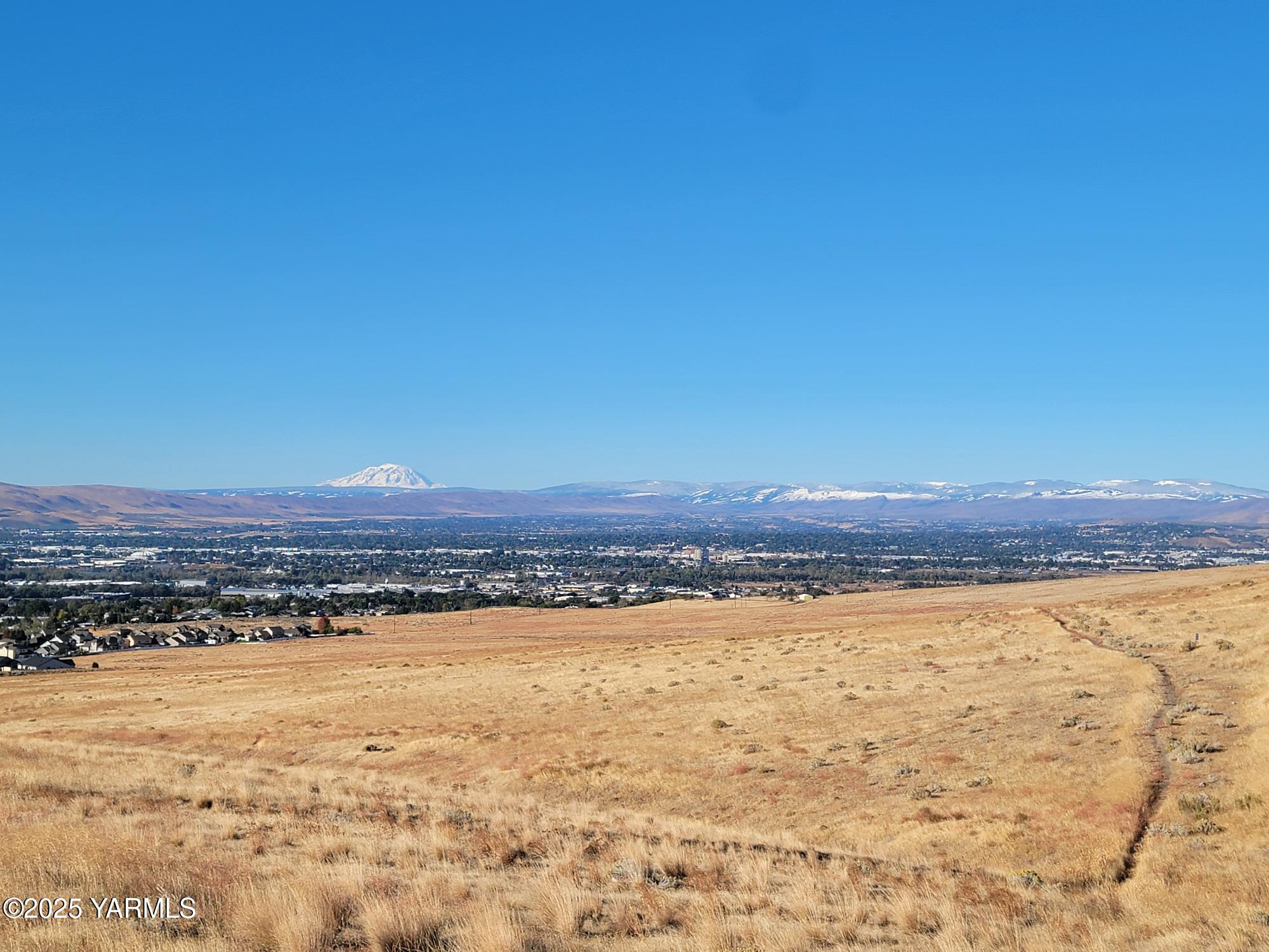 Nka Coyote Springs Road Yakima, WA 98901 - Photo 2 of 4 a view of an ocean and beach