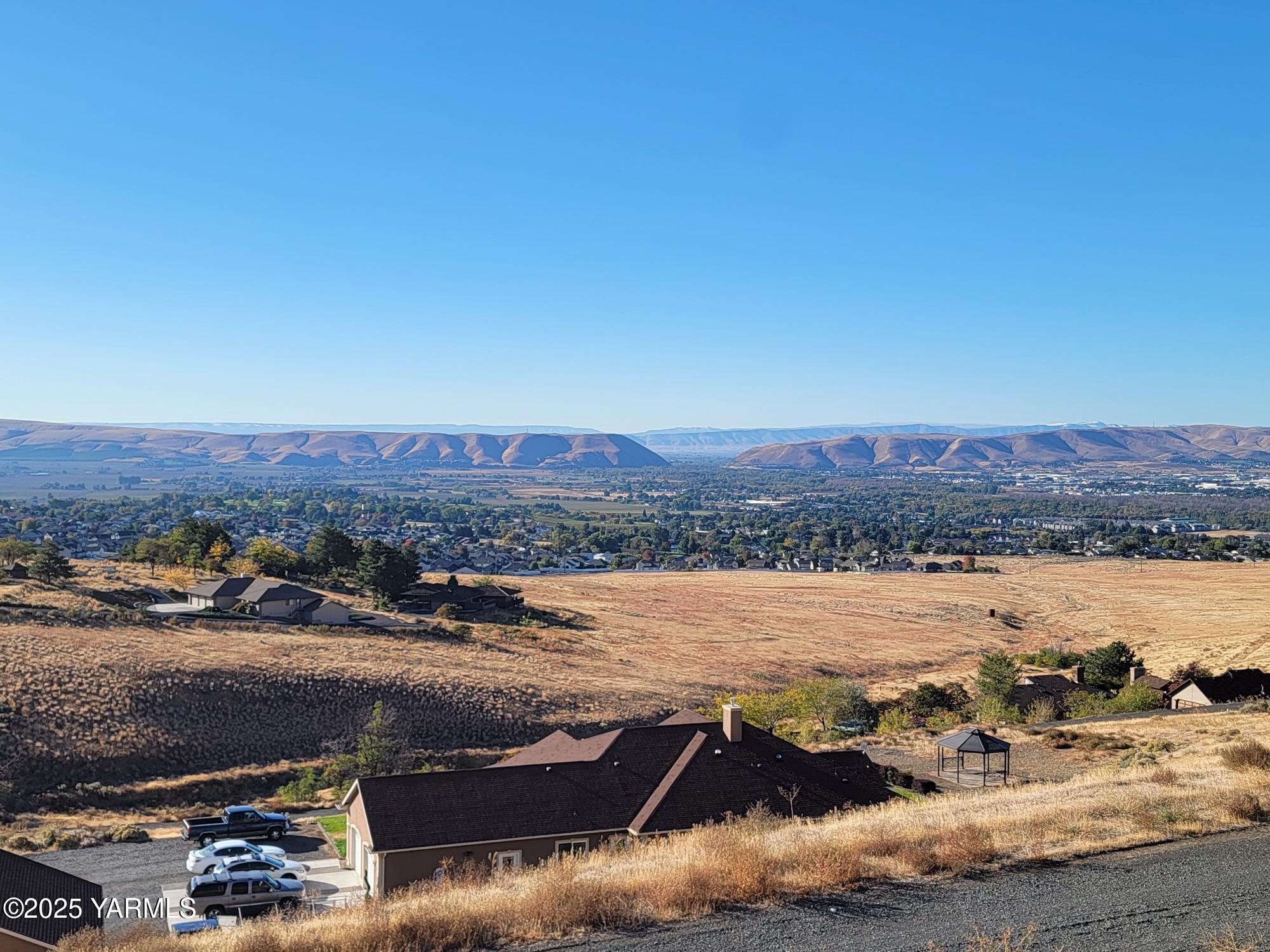 Nka Coyote Springs Road Yakima, WA 98901 - Photo 4 of 4 a view of an ocean with city