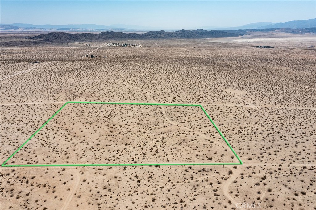2650 Delaware Avenue Joshua Tree, CA 92252 - Photo 7 of 18 a view of a lake view