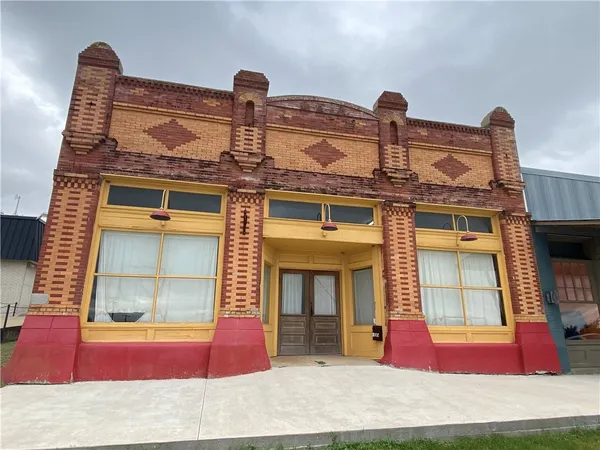$2,500 | 202 North Commerce Street, Coupland, TX 78615