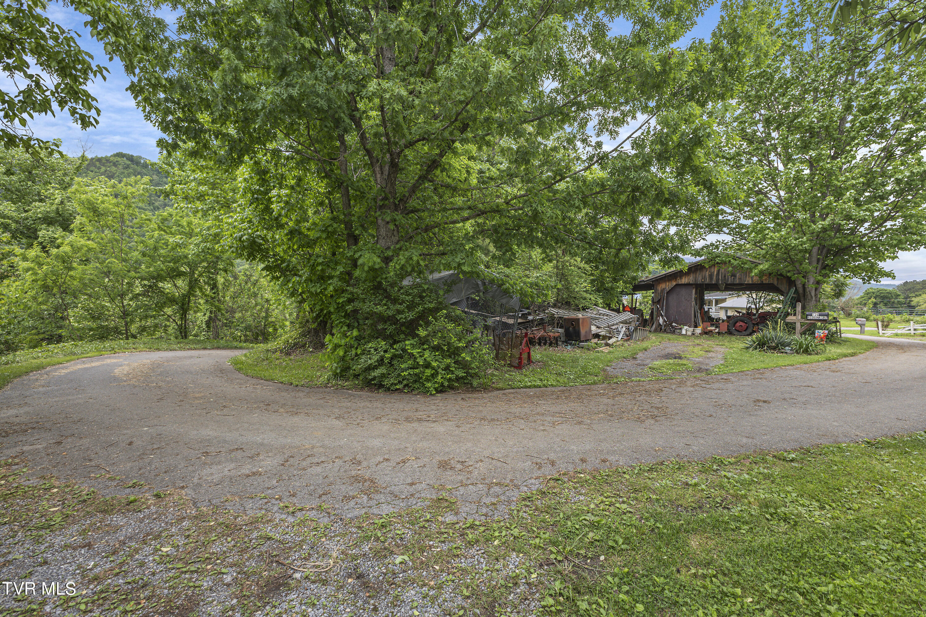 126 Red Bank Road Erwin, TN 37650 - Photo 14 of 14 cozy8