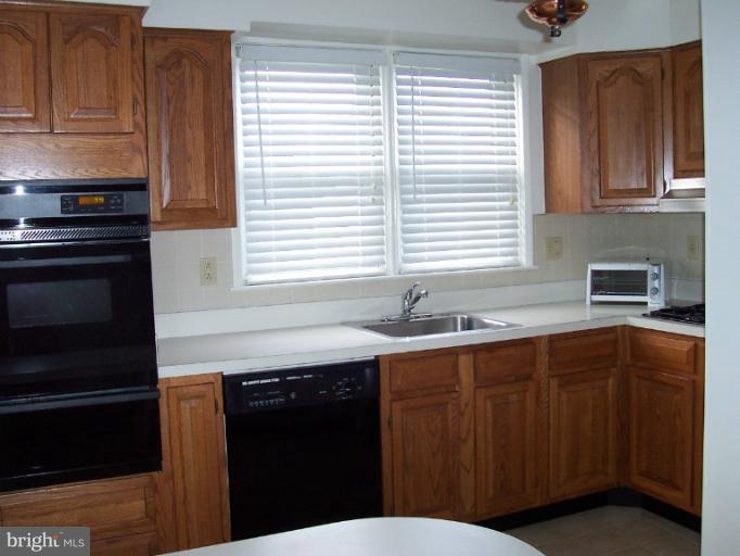 316 Ardmore Road Linthicum, MD 21090 - Photo 6 of 11 Kitchen
