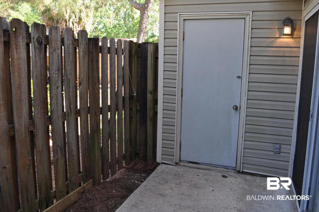 6701 Dickens Ferry Road, Unit 72 Mobile, AL 36608 - Photo 18 of 20 Patio