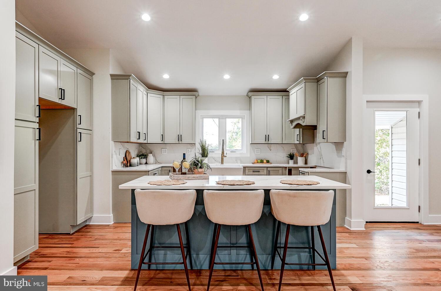 548 Hampton Lane Towson, MD 21286 - Photo 15 of 52