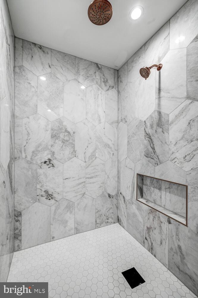 548 Hampton Lane Towson, MD 21286 - Photo 32 of 52