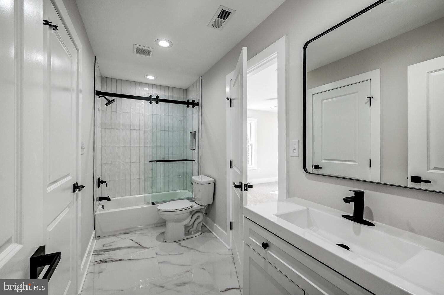 548 Hampton Lane Towson, MD 21286 - Photo 41 of 52