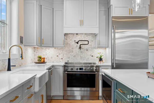 $674,900 | 27 Soderman Way, Unit 27, Cheshire, CT 06410