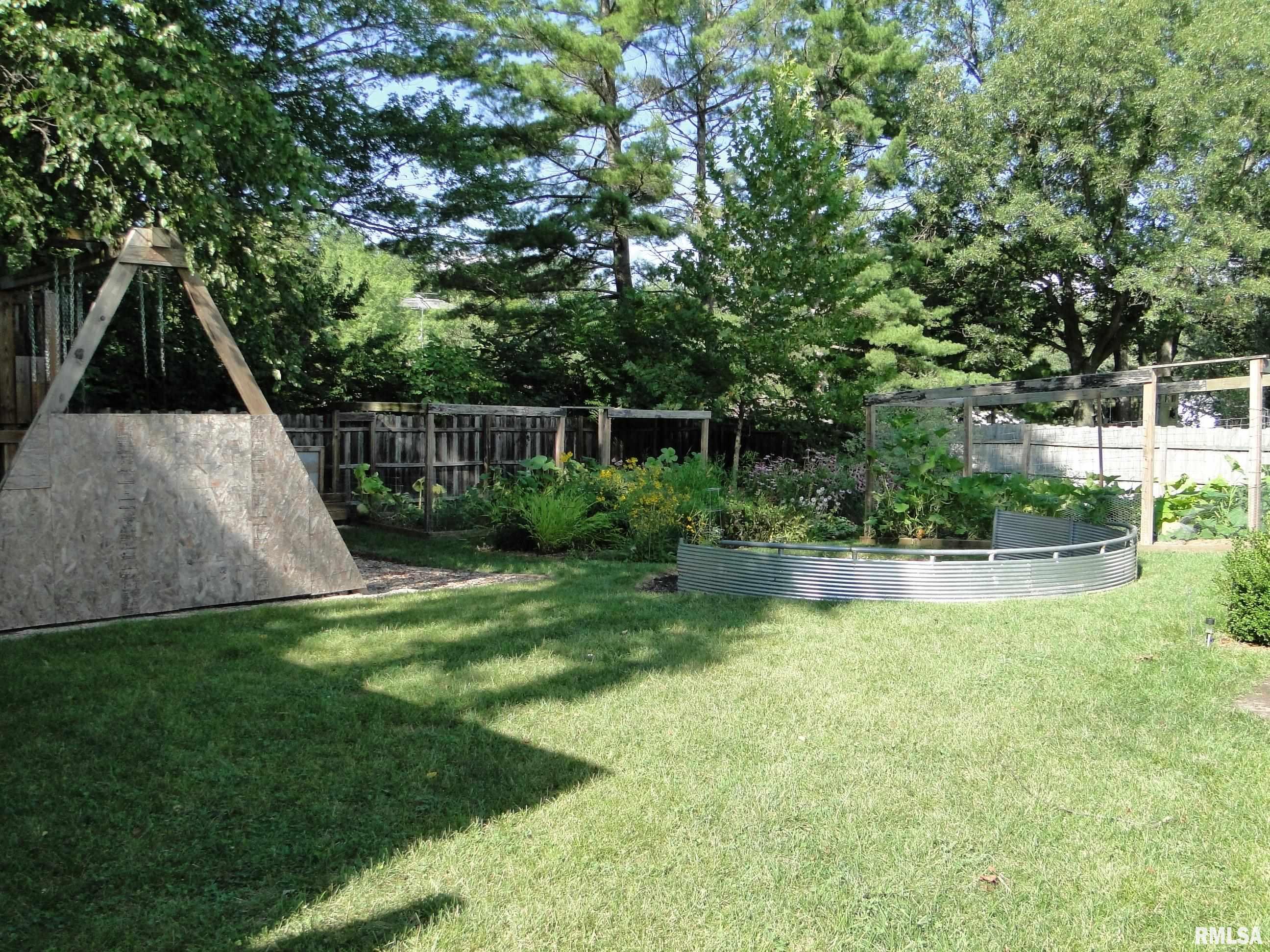 8 Indian Trail Road Macomb, IL 61455 - Photo 3 of 4 Gallery Image 3