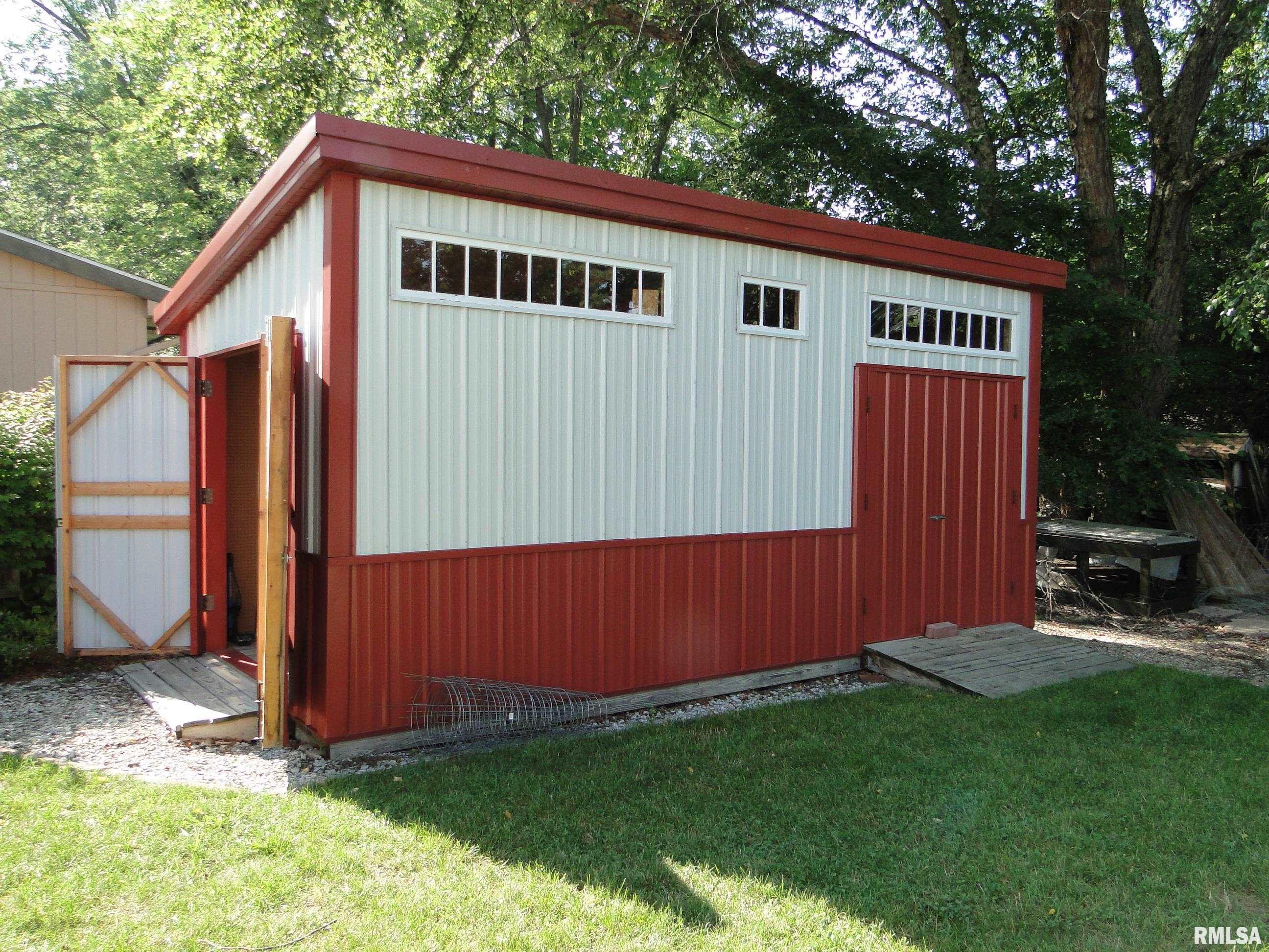 8 Indian Trail Road Macomb, IL 61455 - Photo 4 of 4 Gallery Image 4