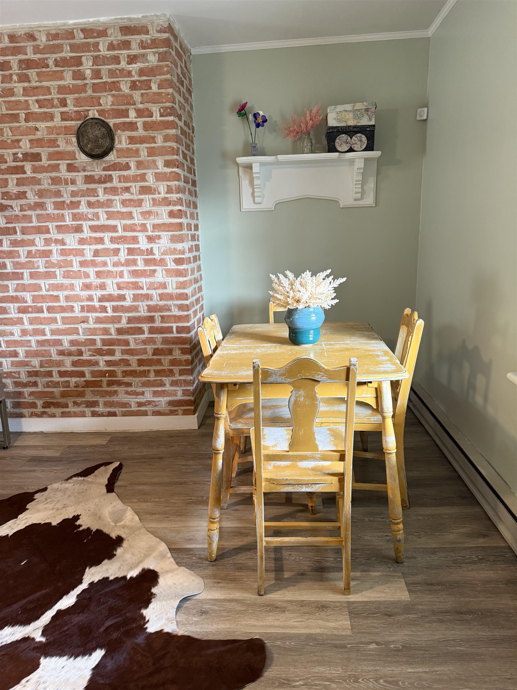 635-633 Stuart Street Staunton, VA 24401 - Photo 11 of 41 a view of a dining room with furniture and wooden floor