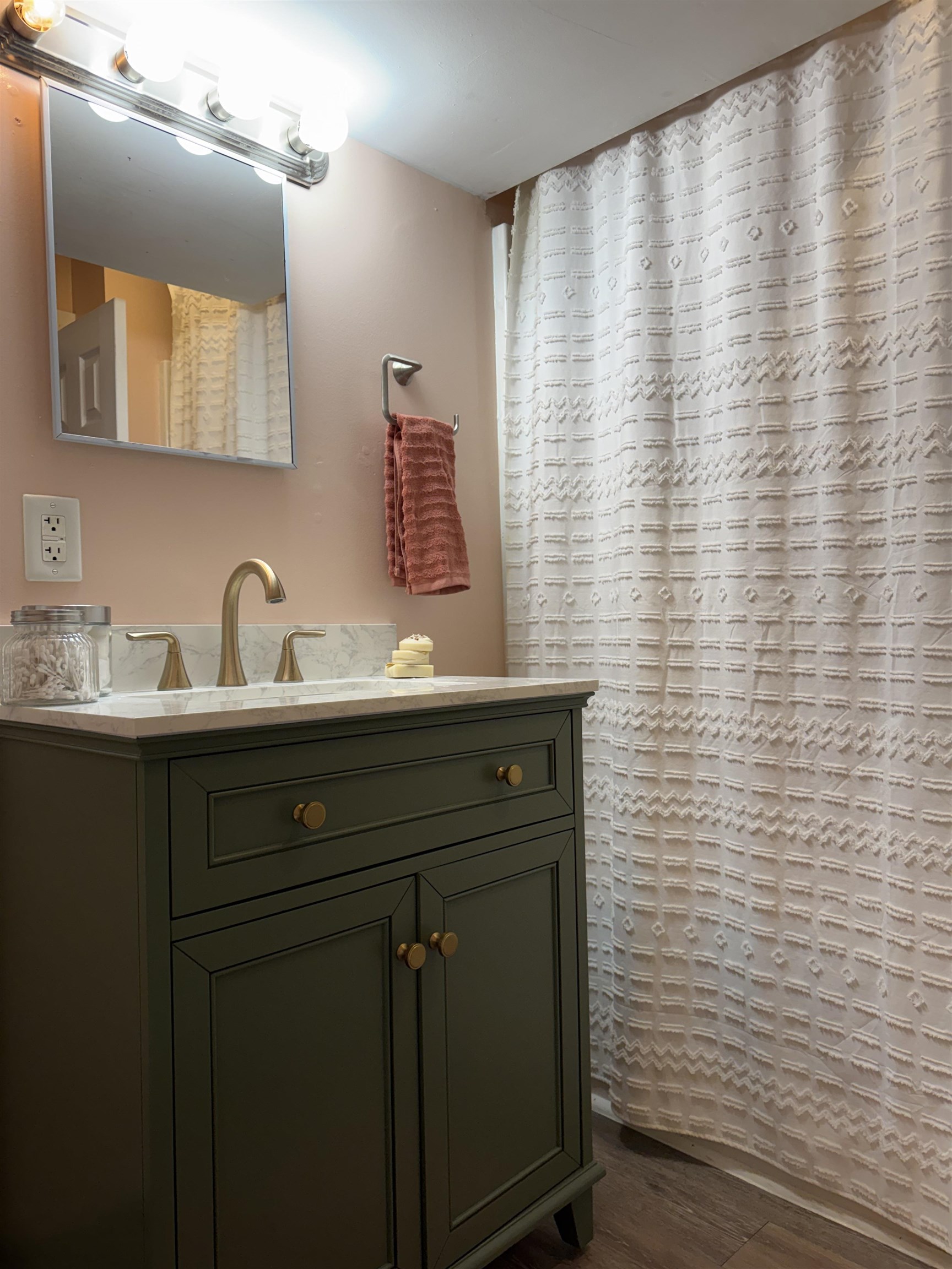 635-633 Stuart Street Staunton, VA 24401 - Photo 24 of 41 a bathroom with a sink and a mirror