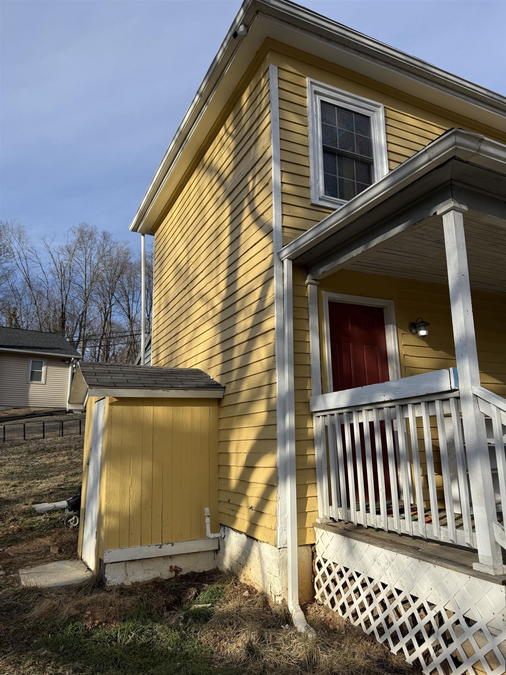 635-633 Stuart Street Staunton, VA 24401 - Photo 7 of 41 a view of a house with a porch