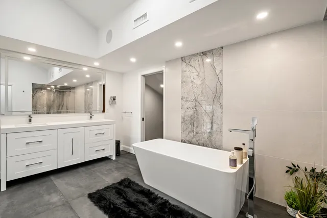 a view of a walk in closet