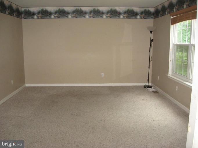 563 Leeds Road Elkton, MD 21921 - Photo 8 of 23 Family Room off eat in kitchen