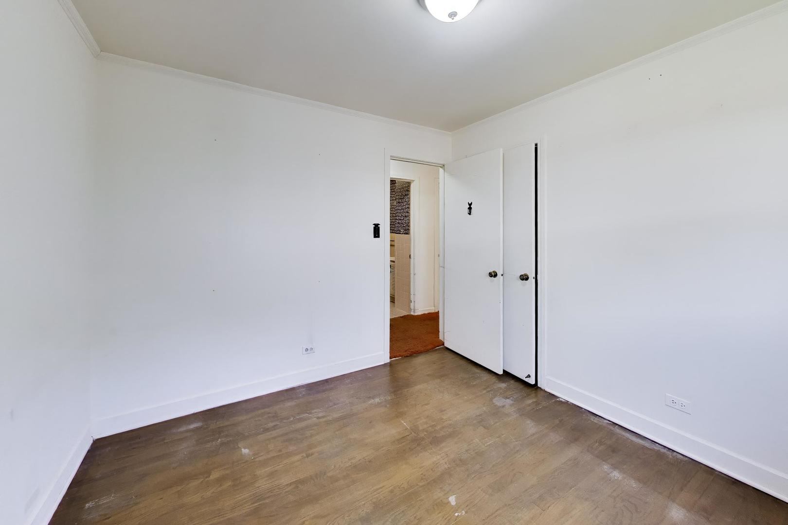8631 East Prairie Road Skokie, IL 60076 - Photo 13 of 19 Gallery Image 13