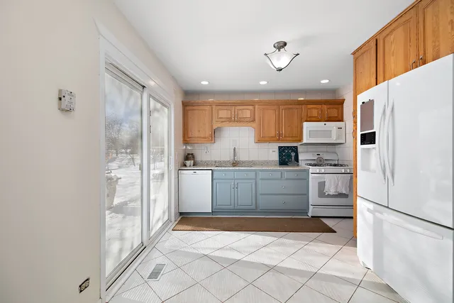 $400,000 | 131 Monticello Circle, Bolingbrook, IL 60440