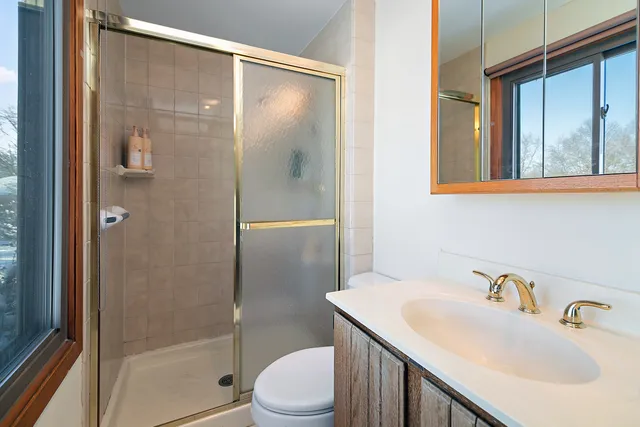 $400,000 | 131 Monticello Circle, Bolingbrook, IL 60440