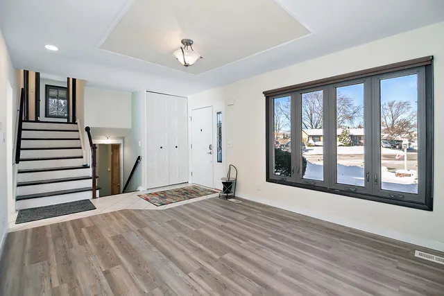 $400,000 | 131 Monticello Circle, Bolingbrook, IL 60440