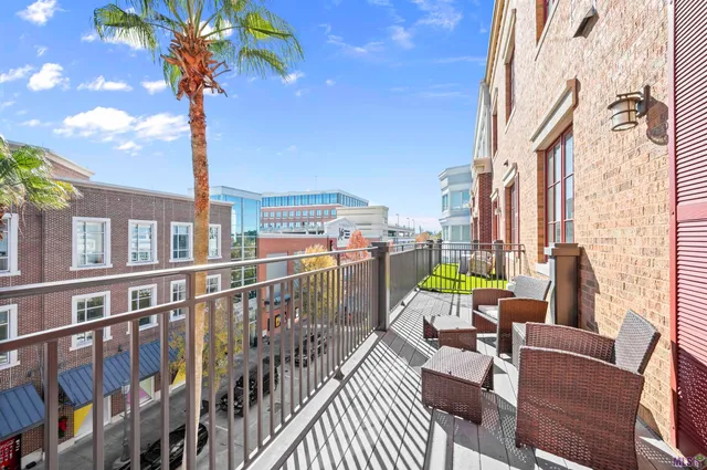 $415,000 | 7707 Bluebonnet Boulevard, Unit 314, Baton Rouge, LA 70810