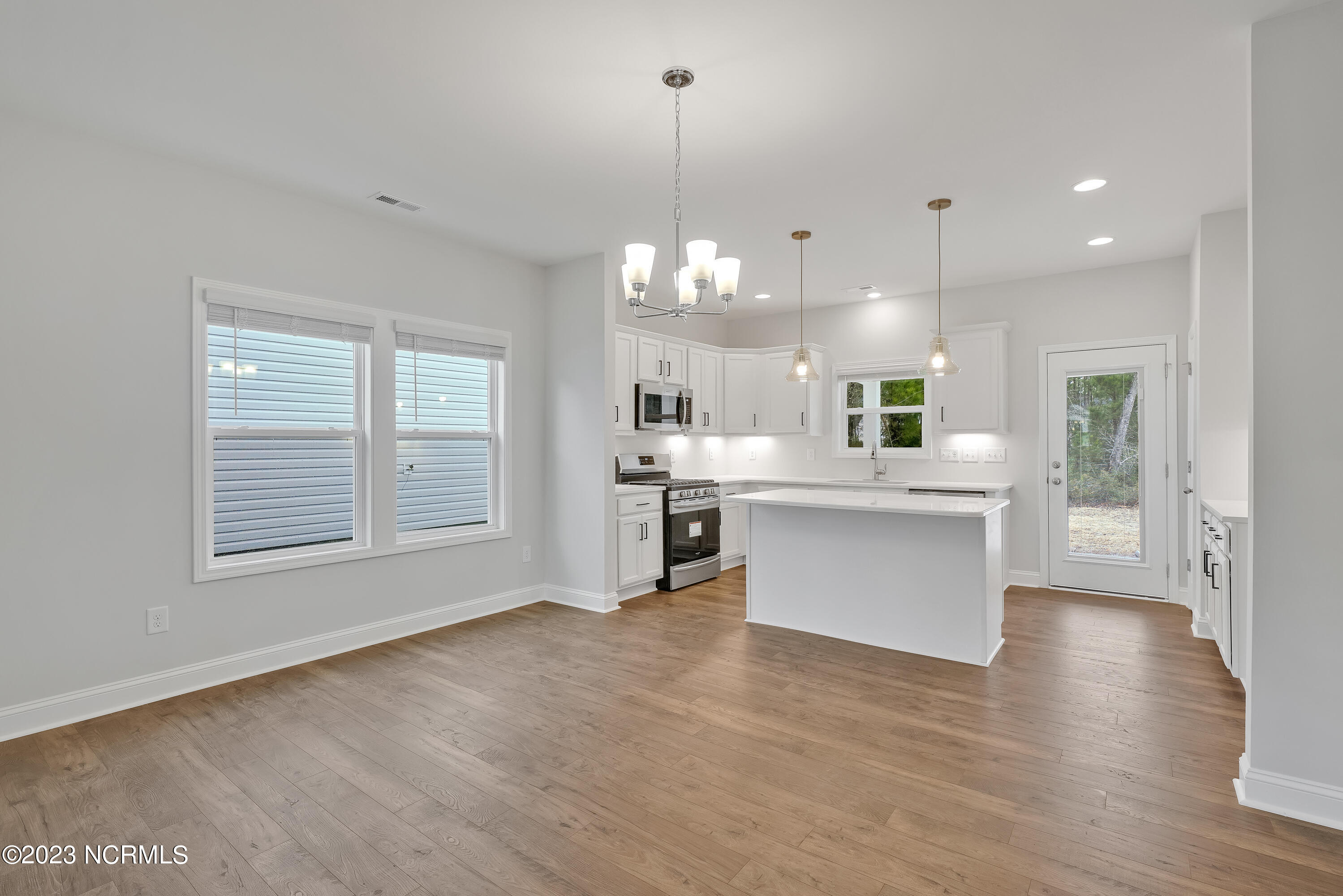 1142 Spincast Road Southport, NC 28461 - Photo 7 of 32 1142SpincastRoad-07