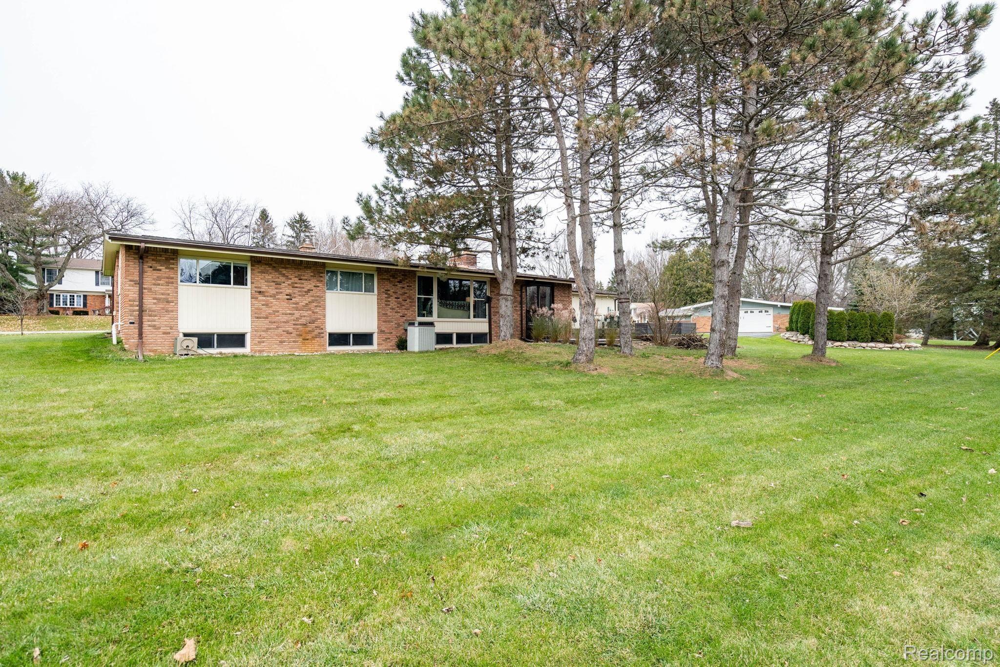210 Donegal Drive Rochester, MI 48309 - Photo 48 of 48 48-web-or-mls-210-Donegal-Dr-48.jpg