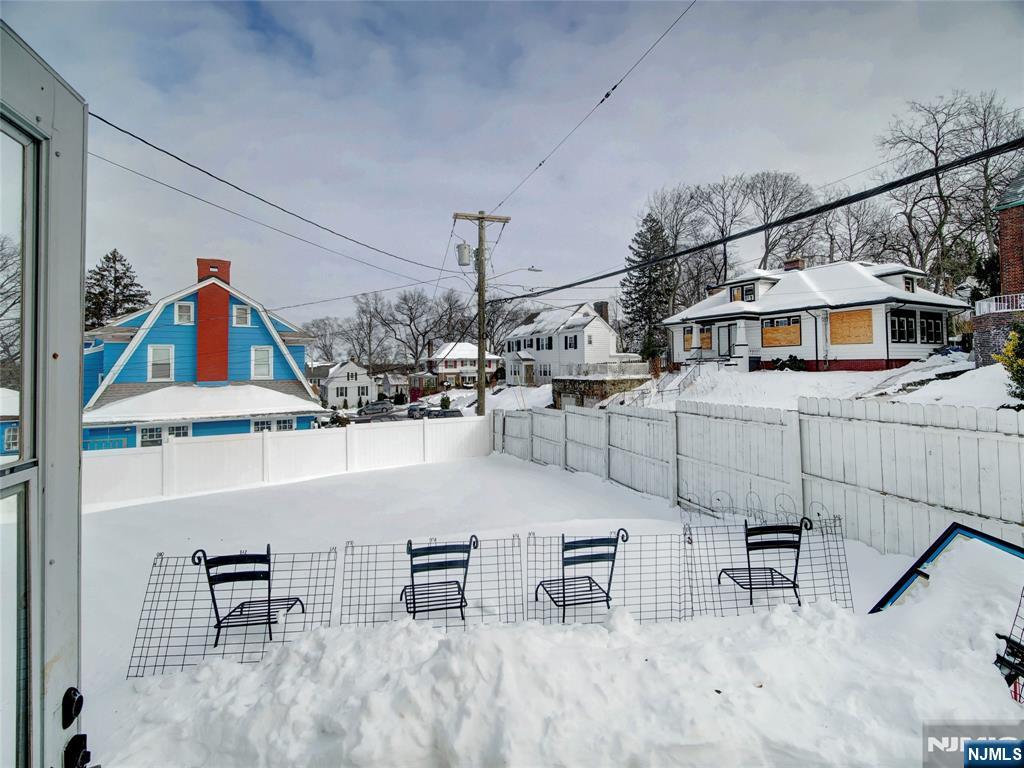 5 Park Road Paterson, NJ 07514 - Photo 6 of 30 a living room with furniture