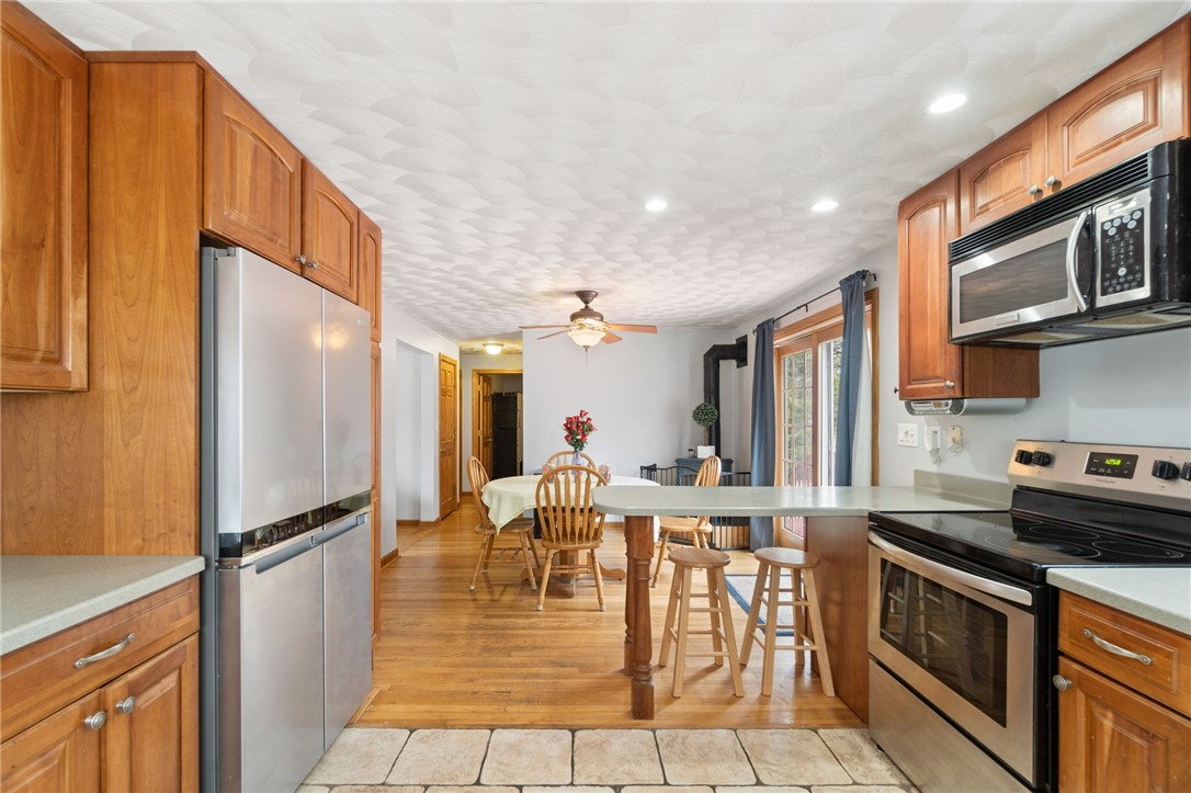 193 Hines Road Cumberland, RI 02864 - Photo 7 of 37