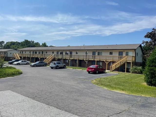 $895 | 1004 Salisbury Street, Kernersville, NC 27284