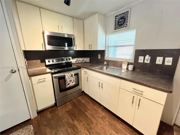 $1,900 | 10550 West State Road 84, Unit 244, Davie, FL 33324