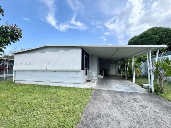 $1,900 | 10550 West State Road 84, Unit 244, Davie, FL 33324