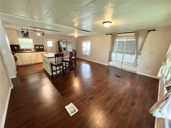 $1,900 | 10550 West State Road 84, Unit 244, Davie, FL 33324