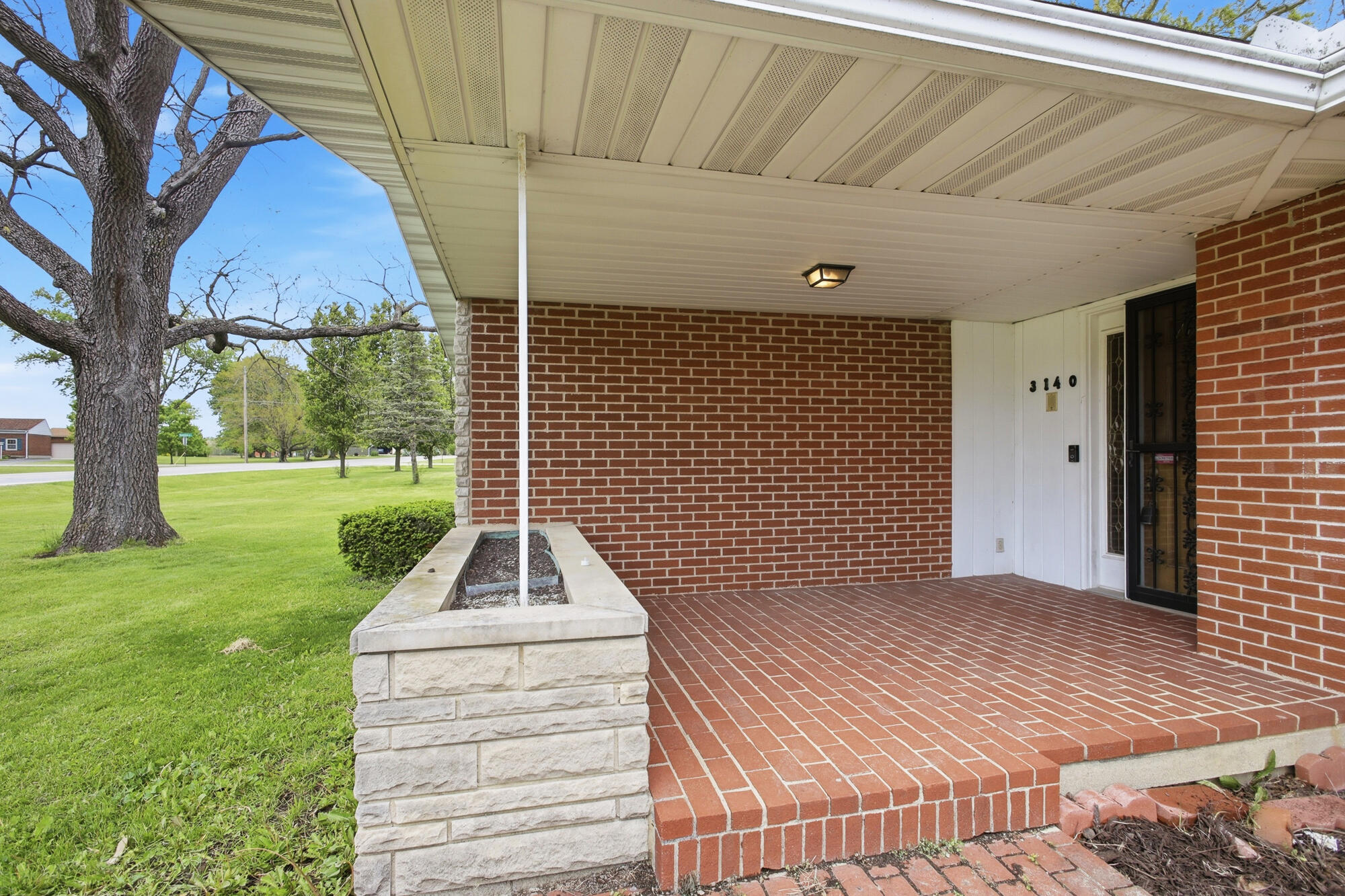 3140 North Hampton Road Springfield, OH 45502 - Photo 4 of 44
