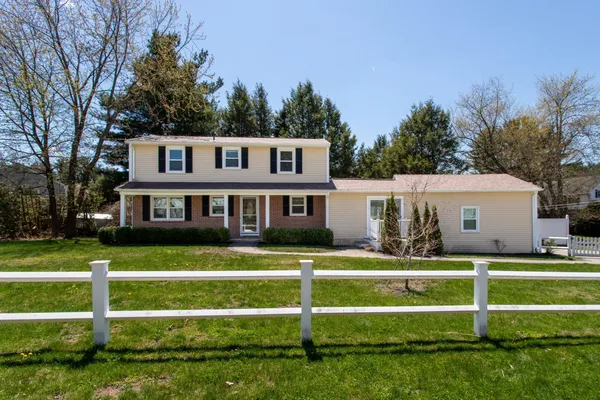 $799,900 | 9 Carolan Avenue, Hampton, NH 03842