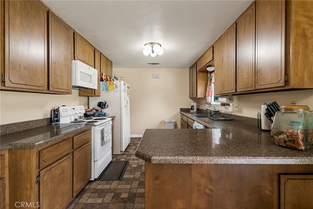 295 Chestnut Avenue Red Bluff, CA 96080 - Photo 13 of 33