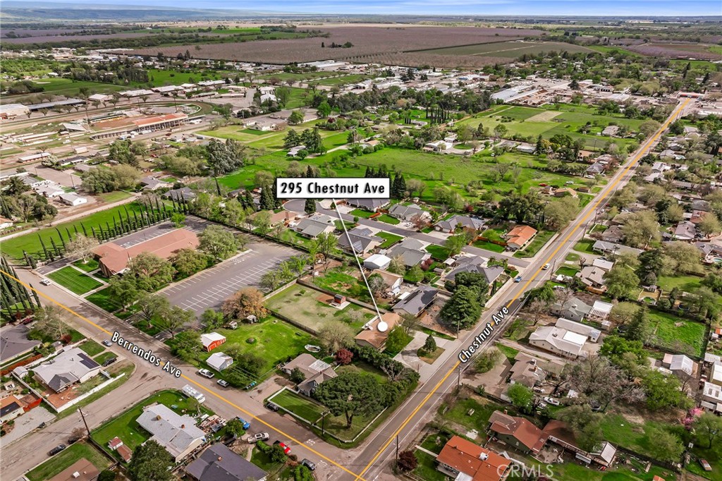 295 Chestnut Avenue Red Bluff, CA 96080 - Photo 2 of 33