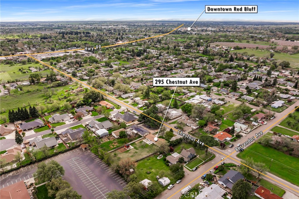 295 Chestnut Avenue Red Bluff, CA 96080 - Photo 4 of 33