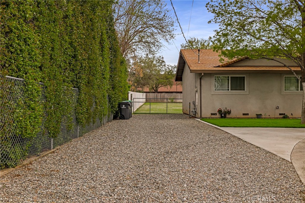 295 Chestnut Avenue Red Bluff, CA 96080 - Photo 5 of 33